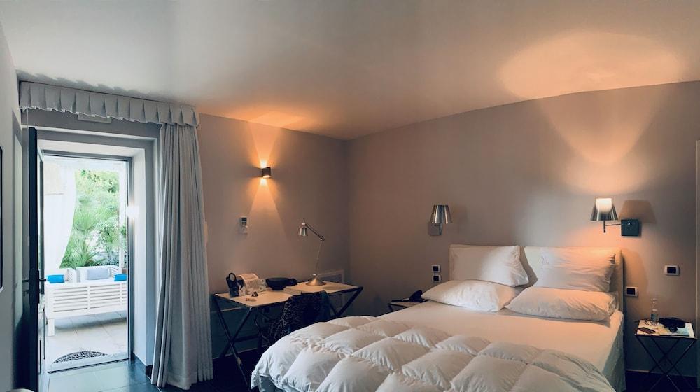 La Suite Boutique Hotel 프로치다 외부 사진
